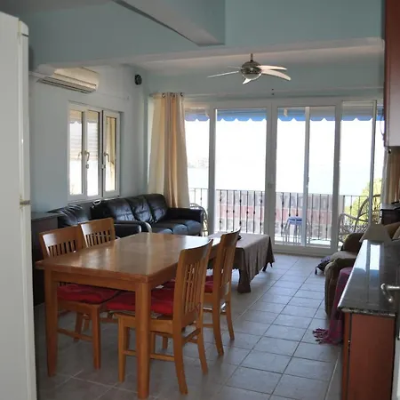 Apartman Paradeisos Apart *