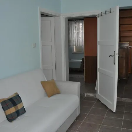 Apartman Paradeisos Apart *