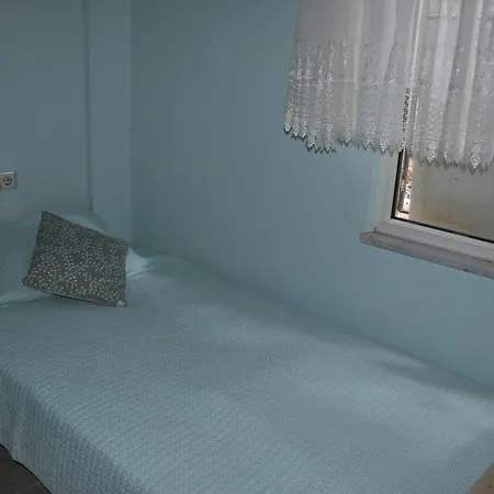 Paradeisos Apart Apartman *